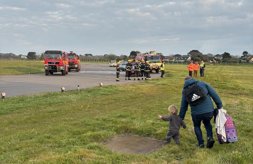 Dash_8_Luxwing_overshot_runway_leased_by_Aurigny_firefighters.jpg
