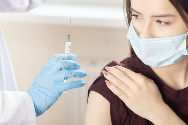 Benefits of full vaccination when contact traced