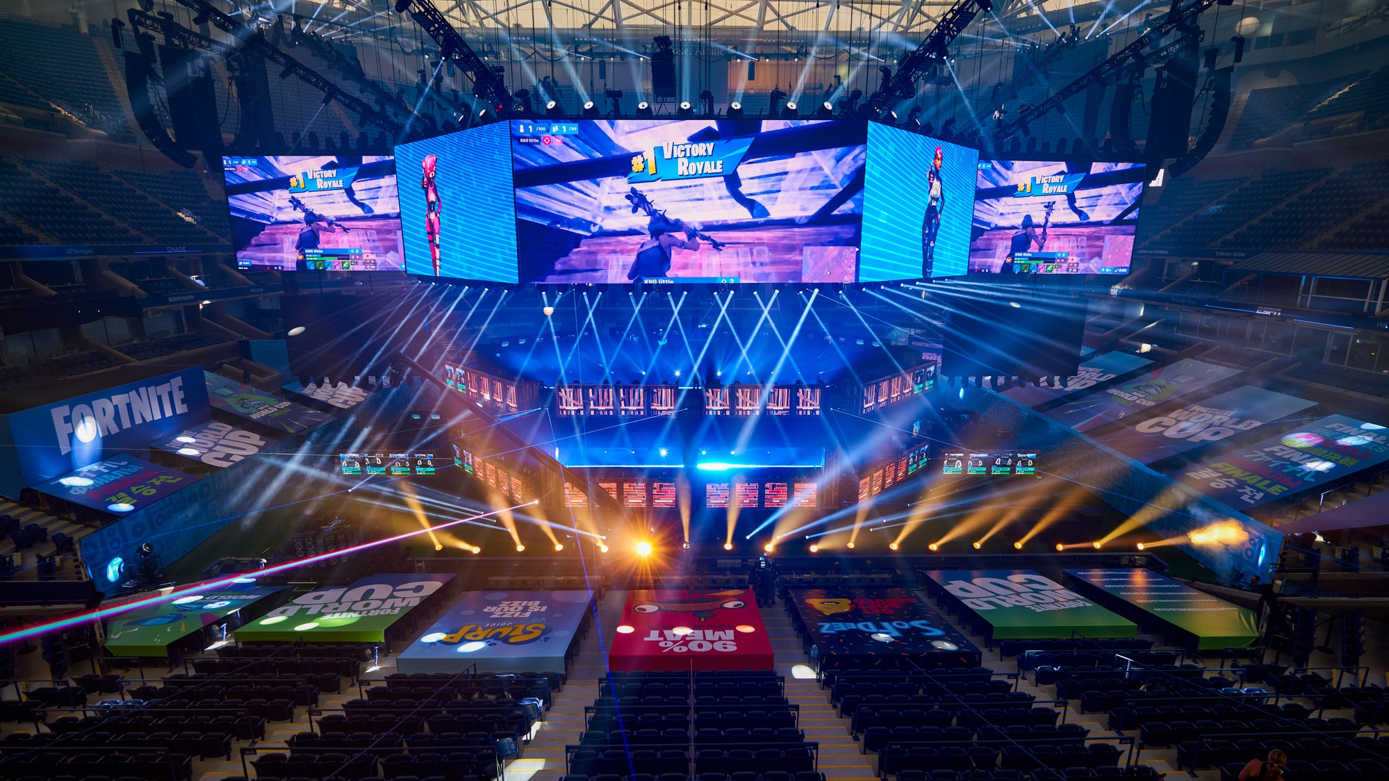 Esports world cup 2024. World Cup Fortnite сцена. Кубок World Cup ФОРТНАЙТ. Fortnite World Cup 2019 фото. Intel extreme Masters 2021 победитель игры.