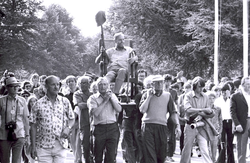 Charles_Trotter_being_chaired_at_Bisley.jpg