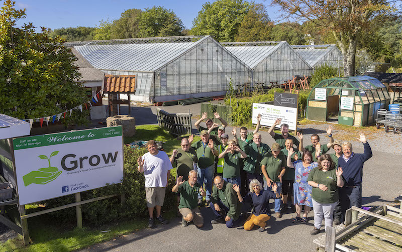 Some_of_the_GROW_team_waving_goodbye_as_they_leave_the_vinery.jpg