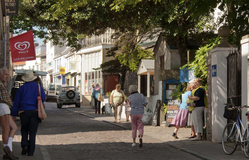 Alderney_High_Street.png