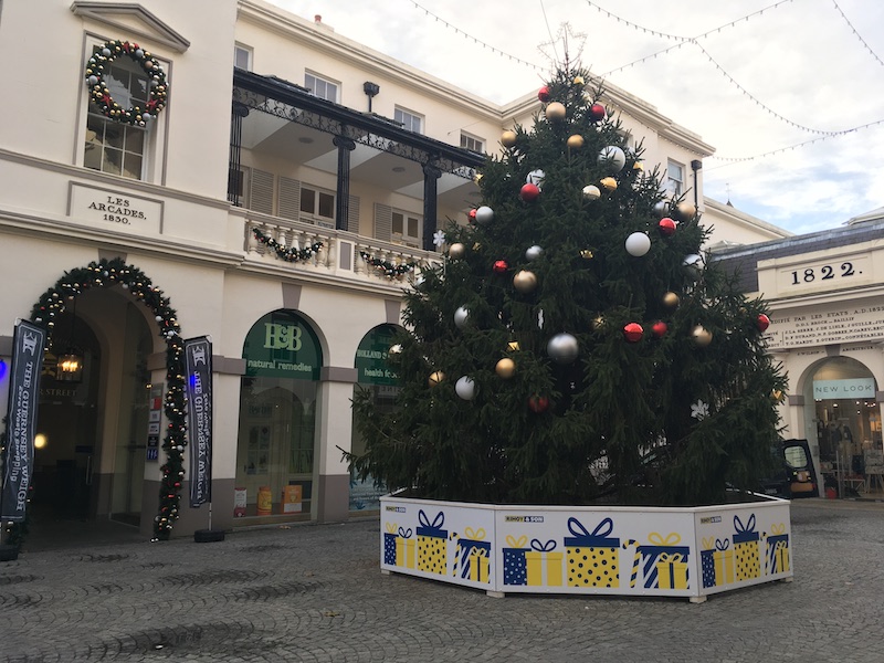 Market_Sqaure_Christmas_Tree.JPG