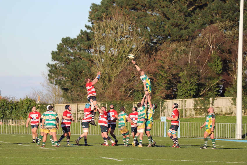 Guernsey_Raiders_V_Havant_lineout.JPG