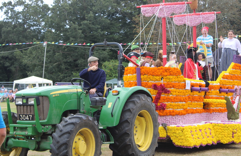North_Show_Battle_of_Flowers_2023_tractor_pirate_ship.JPG