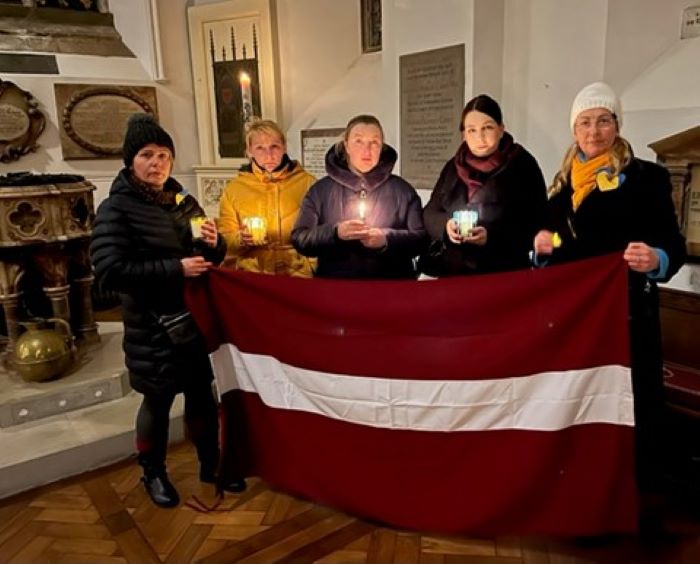 Latvians_at_Ukraine_vigil_2.jpg
