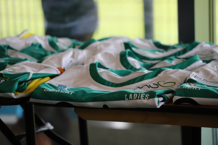 Guernsey_Raiders_ladies_shirts_Siam_presentation.JPG