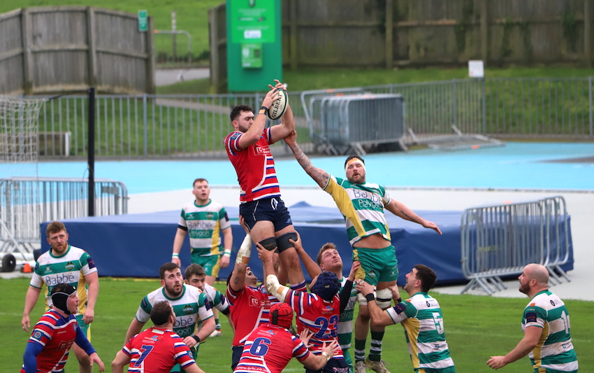 Guernsey_Raiders_v_Tonbridge_losing_lineout.JPG