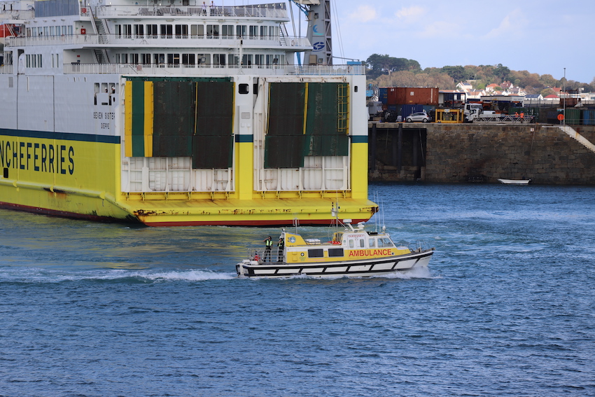 DFDS_Seven_Sisters_berthing_trial_marine_ambulance_Flying_Christine.JPG