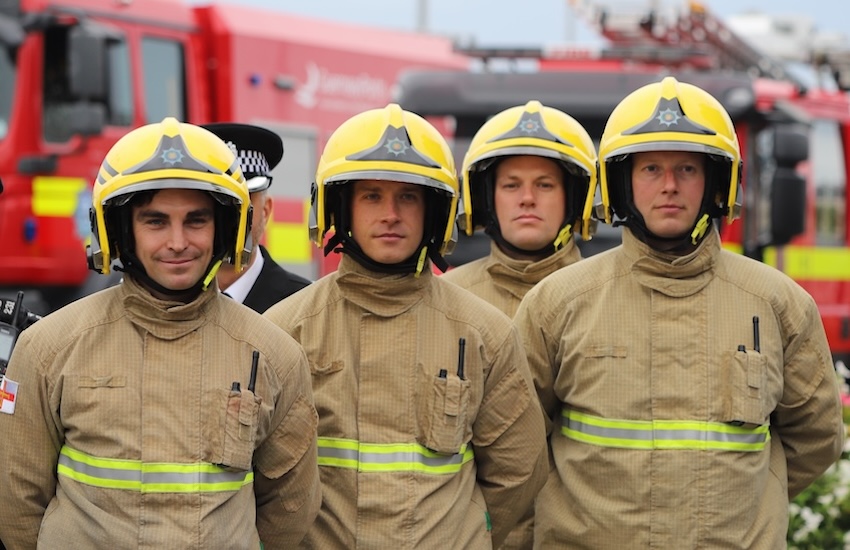 Emergency_Services_Day_999_fire_crew.JPG