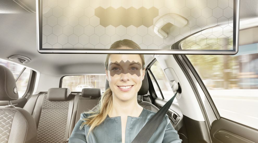 AI-powered sun visor automatically protects driver’s eyes from glare