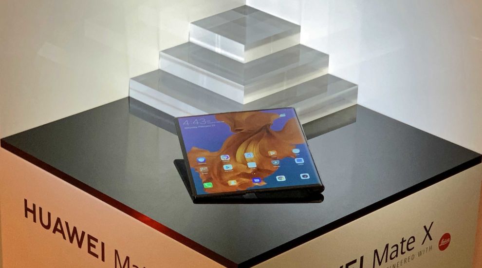 Huawei’s Mate X foldable phone ‘unlikely before November’