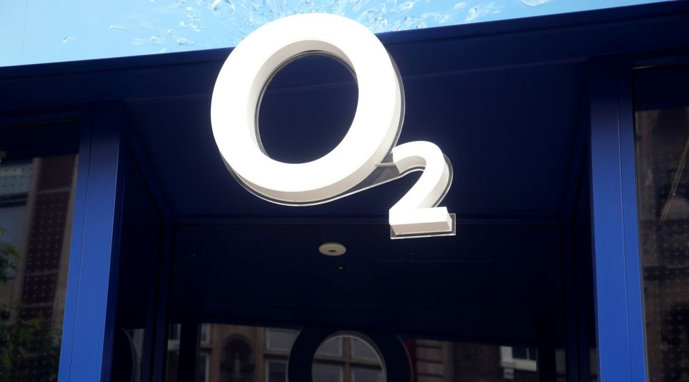 O2 pledges to reduce carbon emissions to net zero by 2025