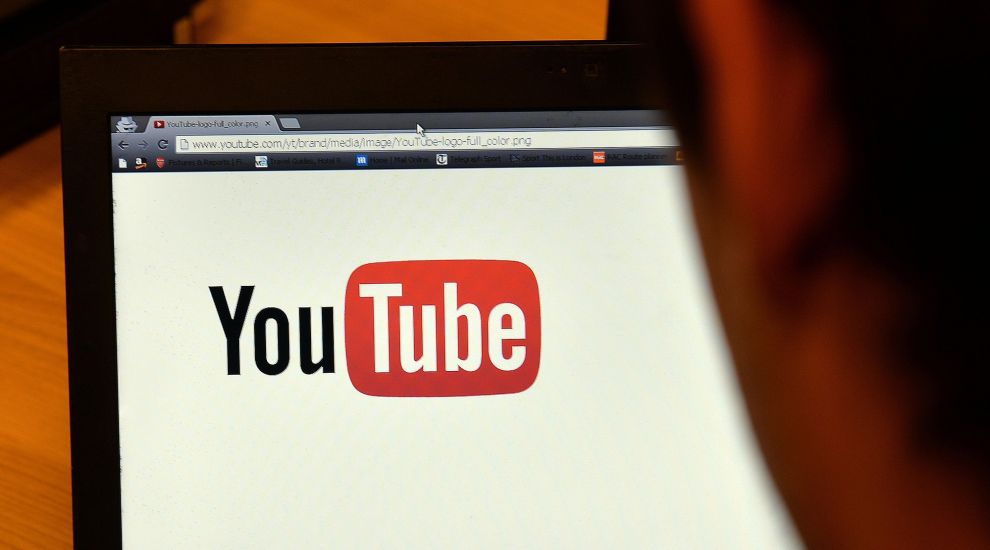 YouTube’s dark mode is starting to reach Android users