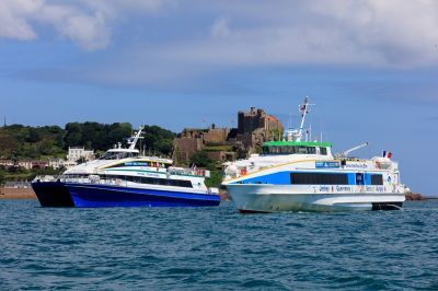 Manches Iles ferries out of action