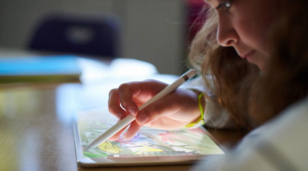 Apple announces new 9.7-inch iPad aimed at teachers and students