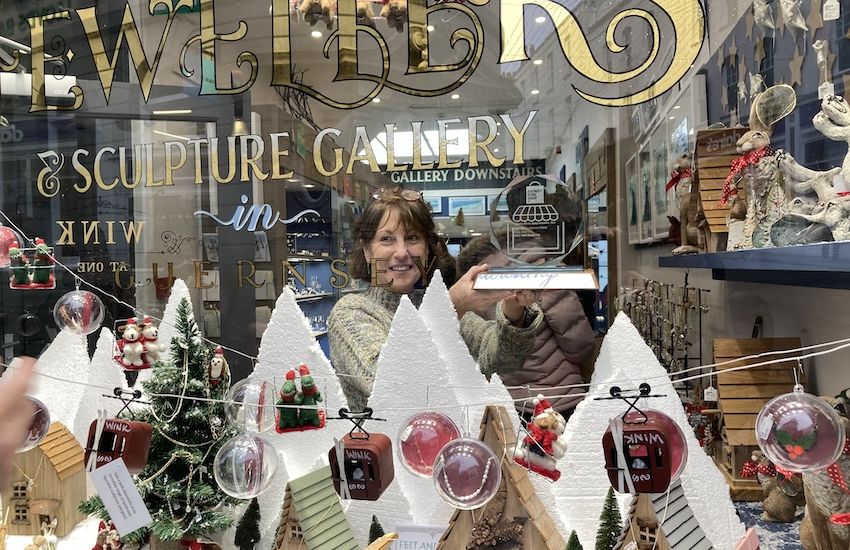 Window competition relaunches for Christmas