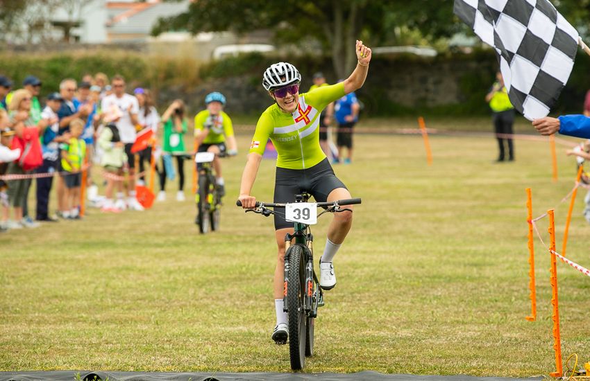 Silver for Guernsey's women's mountain bike team in testing criterium
