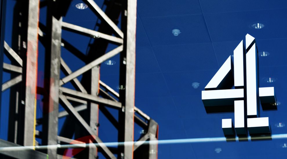 Facebook commissions news programme from Channel 4