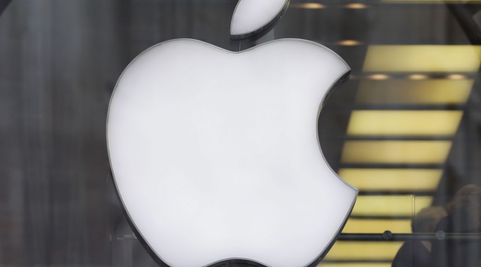 Former Apple executive charged with insider trading