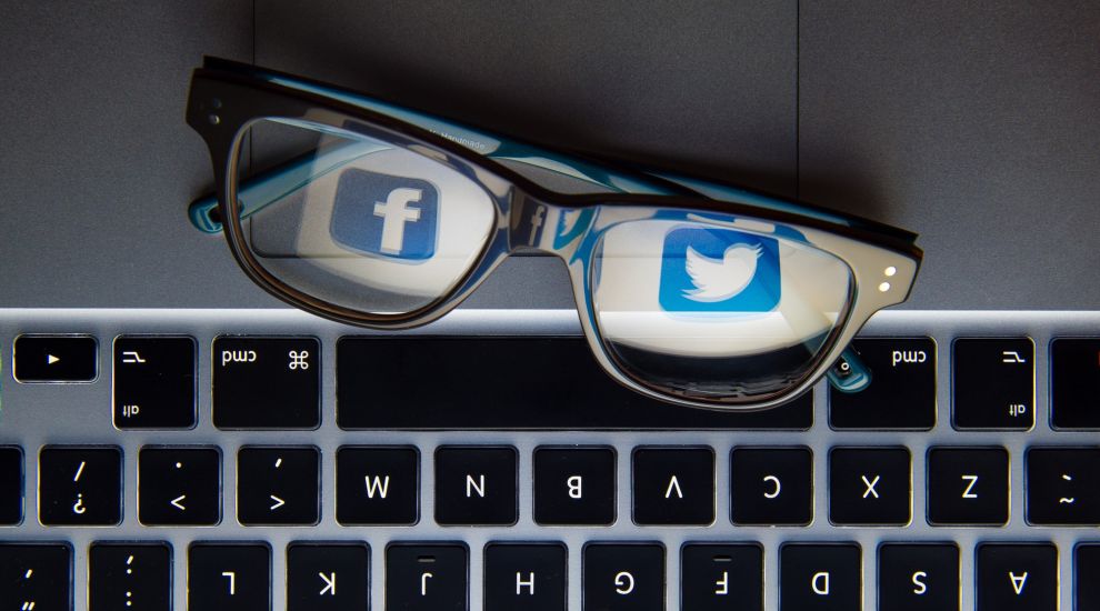 Social workers ‘should use Facebook and Twitter to engage over extreme content’