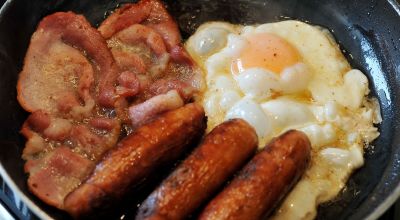 Someone built a Lego breakfast machine that can make you bacon and eggs