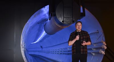 Elon Musk unveils traffic-busting underground tunnel