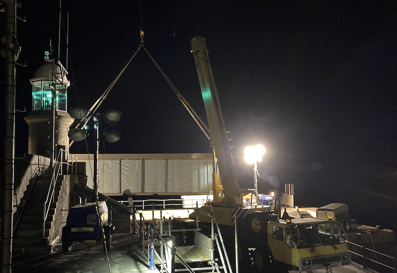 New signal station being installed on White Rock Pier