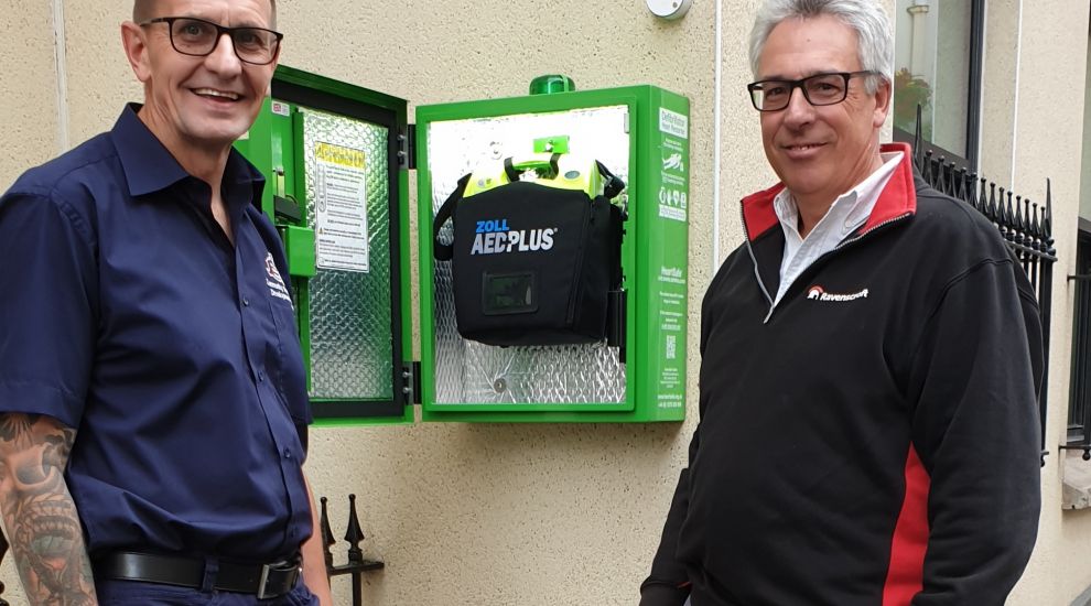 Another life-saving defibrilator in Town