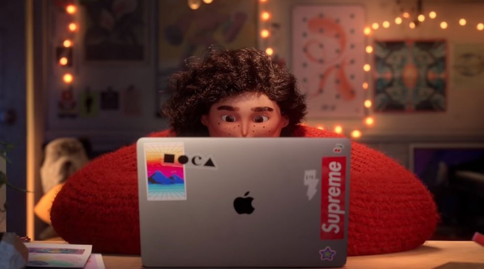 MacBook the focus of Apple’s new Christmas advert