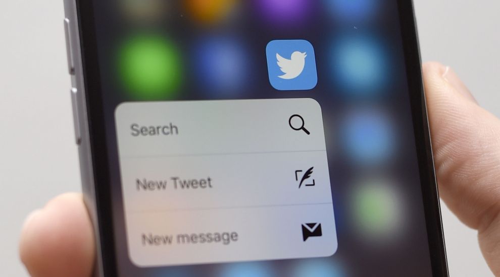 Twitter to let users switch between chronological and ranked timelines