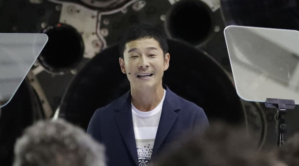 SpaceX: Japanese billionaire to be first private moon flight passenger