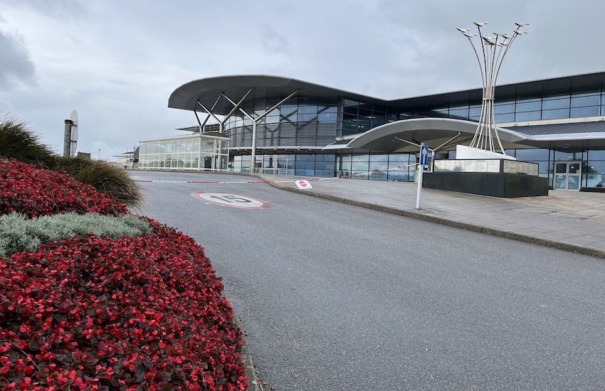 Damaged airport roof to be inspected again