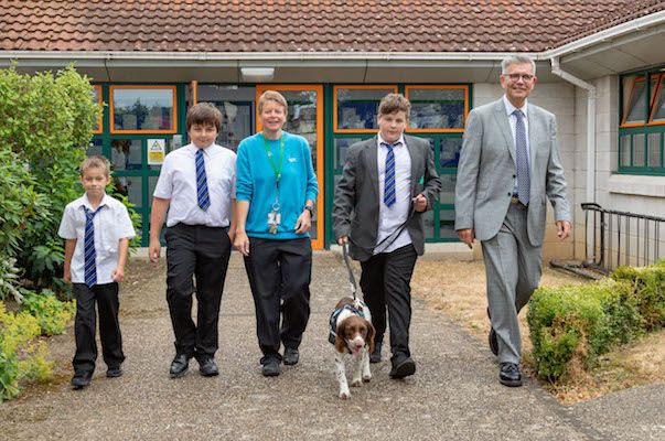 Julius Baer funds young therapy dog for Les Voies School