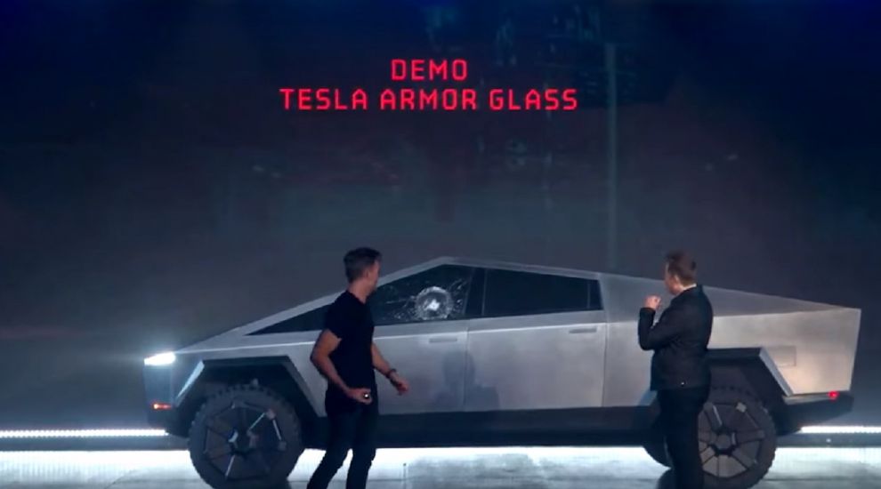 Tesla CyberTruck launch marred by ‘shatterproof’ windows breaking