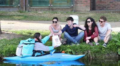 Here’s a Deliveroo order being transported by kayak