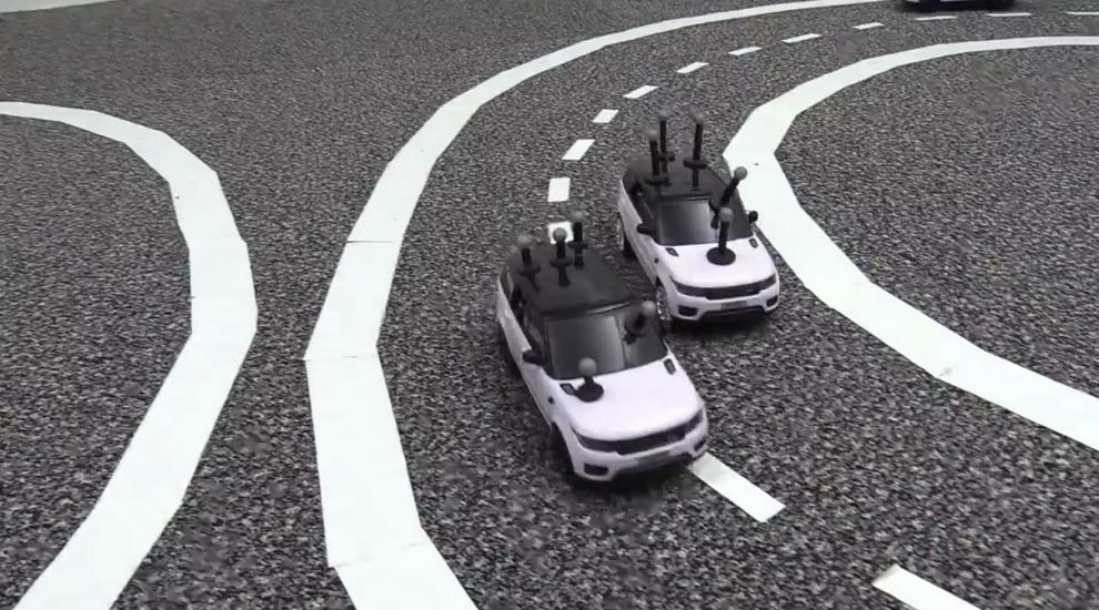 Driverless cars can work together to keep traffic moving, research finds