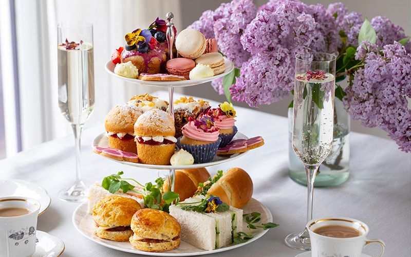 Les Bourgs hosts Afternoon Tea