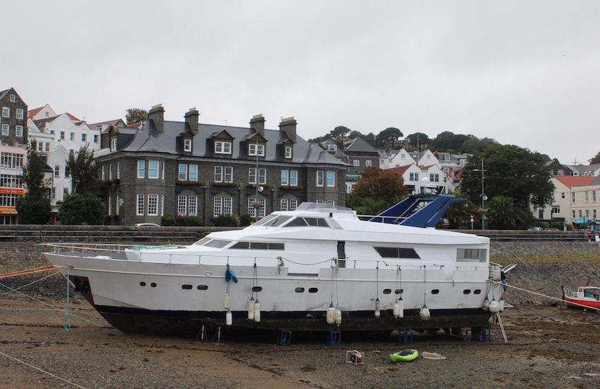 Motor cruiser in danger of sinking rescued by Harbour staff