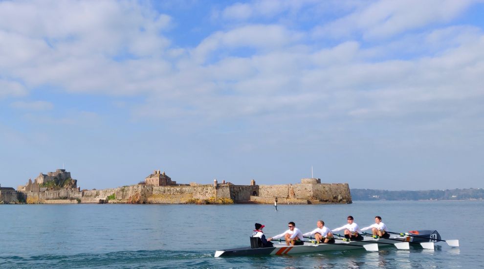 Close Finance CI renews rowing team sponsorship
