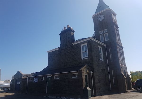 A happy conc'loo'sion as public toilets are reopened at the Bridge