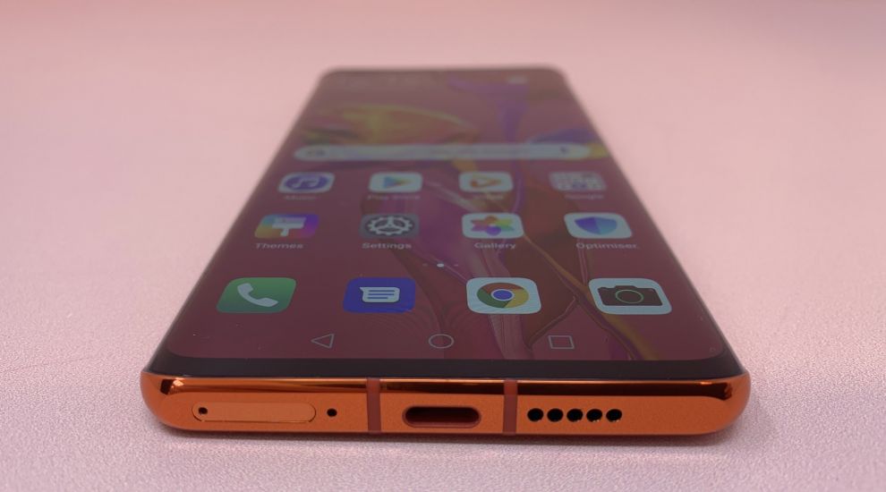 New Huawei phones met with mixed response from experts