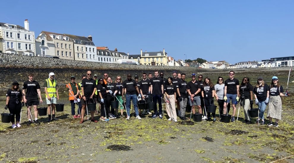 Deloitte organises beach clean