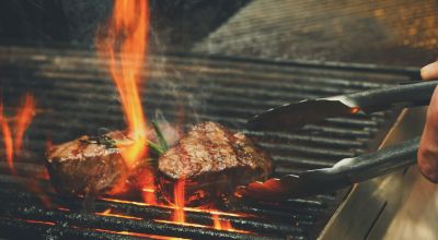 Extendable mini-barbecue can clip on to bike for easy picnics