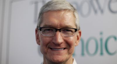 Apple boss defends taking billions from Google to use its search engine