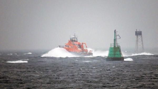 Lifeboat takes ambulance crew to yacht accident