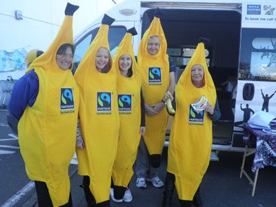 Hundreds of islanders sign petition to make bananas fair