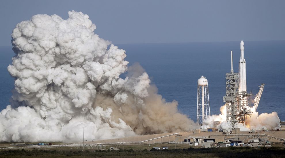 SpaceX successfully launches Falcon Heavy rocket